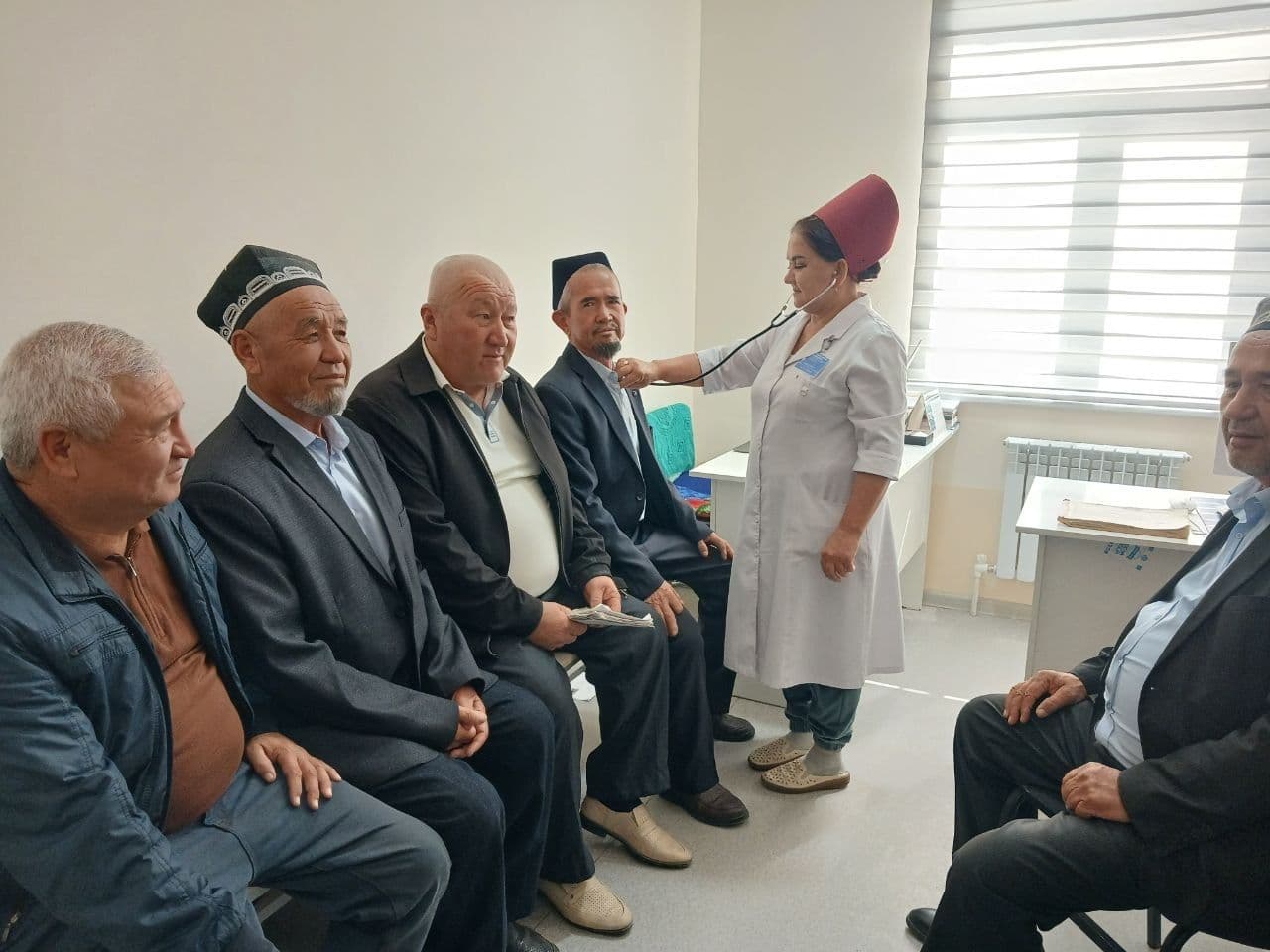 🏥 АHOLIGА SIFАTLI TIBBIY XIZMАT KOʼRSАTISh — EЪTIBOR MАRKАZIDА