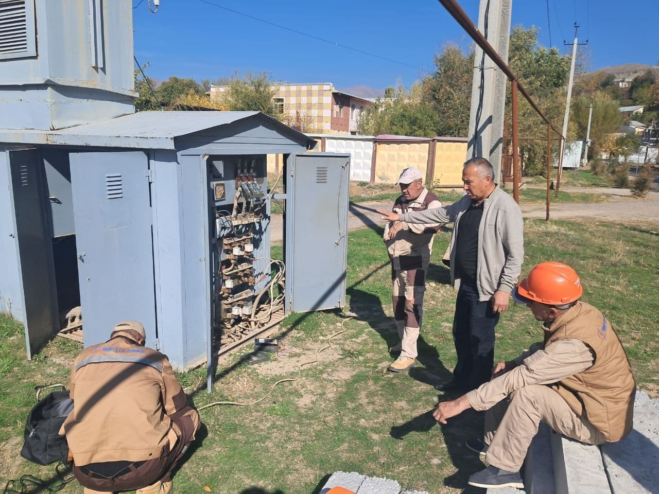 Aholiga uzluksiz elektr energiyasini yetkazib berish bo‘yicha ko‘rilayotgan choralar o‘rganildi