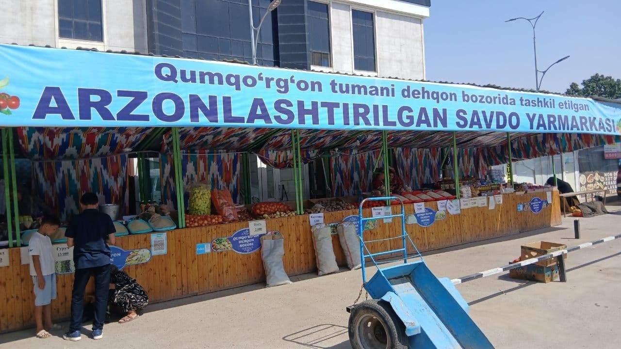 Deputat faoliyatining eng muhim yo‘nalishlari bo‘yicha 24 ta tavsiyalar 10-bandi “Bozorlardagi aholi iste’moli uchun eng zarur mahsulotlar narx-navosi, mahsulotlarning yetarliligi” yuzasidan tuman Markaziy dehqon bozorida nazorat-monitoring tadbirlari o‘tkazildi.